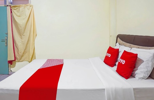 Paiton Hotel | OYO 91766 Fortuna Hotel Syariah