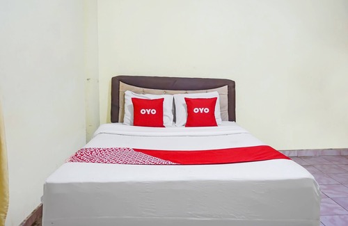 Paiton Hotel | OYO 91766 Fortuna Hotel Syariah