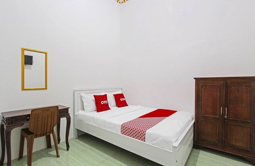 Kebumen Hotel | OYO 91817 Hotel Grand New Si Jago