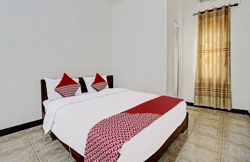 Sukarami Hotel | OYO 91872 Sweet 17 KostNearJatim Park Surabaya