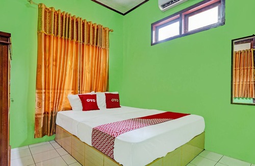 West Cirebon Hotel | OYO 92062 Pondok Aurel Wahidin