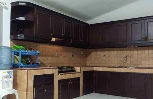 Tetebatu Hotel | OYO 92098 Kost Orange Syariah