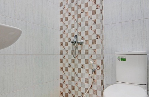 Dumai Hotel | OYO 92176 Sandira Syariah