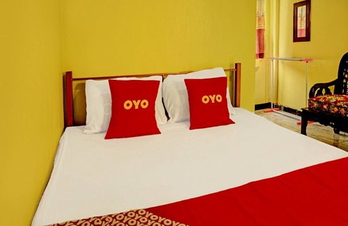 Dinoyo Hotel | OYO 92215 Ampiran Bromo Syariah