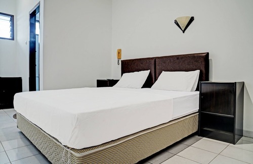Sukabumi Hotel | OYO 92324 Hotel Sinar Rejeki