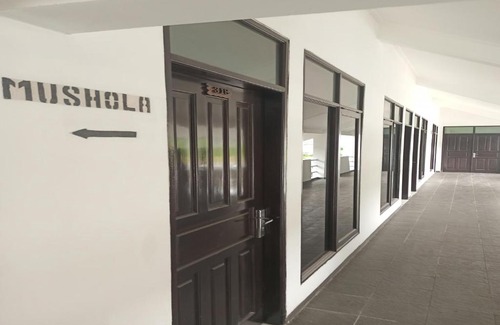 Sukabumi Hotel | OYO 92324 Hotel Sinar Rejeki