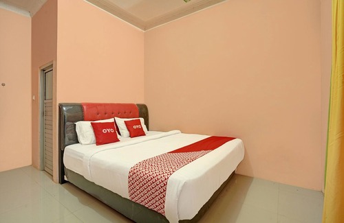 Payakumbuh Hotel | OYO 92464 Efniati Homestay Syariah