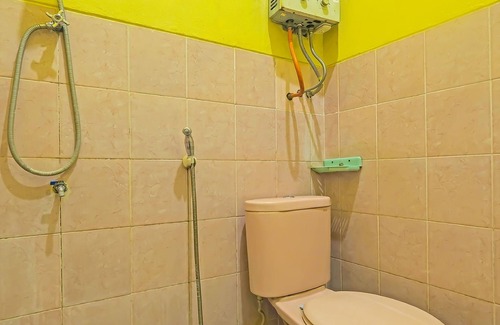 Salatiga Hotel | OYO 92482 Hotel Permata 1