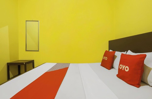 Salatiga Hotel | OYO 92483 Hotel Kirana