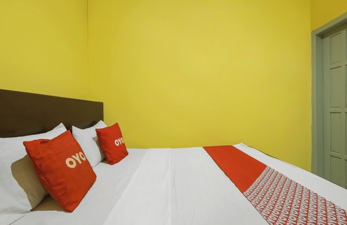 Salatiga Hotel | OYO 92483 Hotel Kirana