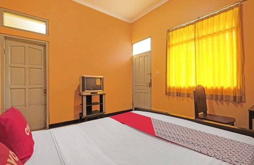 Salatiga Hotel | OYO 92486 Hotel Permata 3