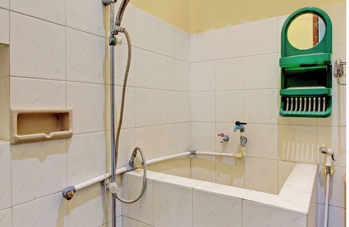 Solo City Centre Hotel | OYO 92494 Wulan Homestay Syariah Solo