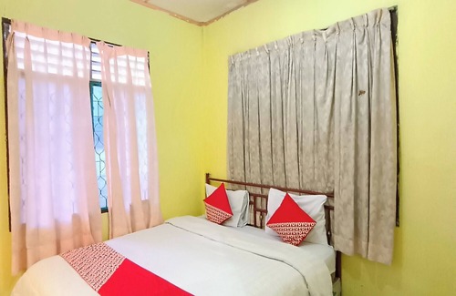 Pardamean Ajibata Hotel | OYO 92503 Penginapan & Villa Sirait