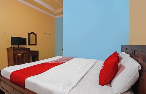 Karanganyar Hotel | OYO 92631 Hotel Dan Aula Wahyu Sari B