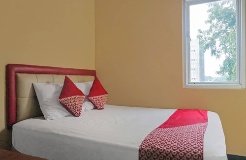 East Jakarta Hotel | OYO 92656 Jati Residence Pulo Gadung