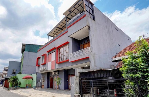 Astana Anyar Hotel | OYO 92725 Regol Srimahi Residence