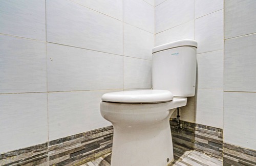 Karawang Hotel | OYO 92768 Flagship Exclusive Colombus Near Stasiun Karawang