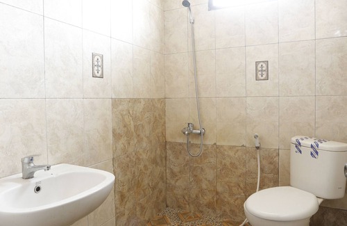 Tana Tidung Hotel | OYO 92865 Guest House Pandita
