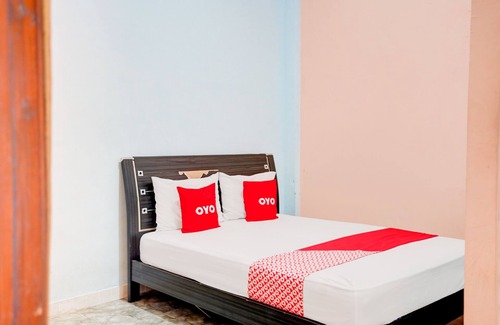 Gresik Hotel | OYO 92887 Hotel Senja Syariah