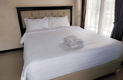 Palopo Hotel | OYO 93031 Edotel Smkn 5 Palopo Near Bukit punai
