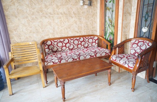 Bungurasih Hotel | OYO 93069 Penginapan Sumber Rizki