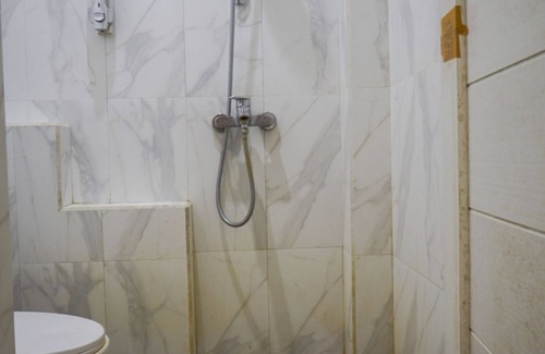 Bungurasih Hotel | OYO 93069 Penginapan Sumber Rizki