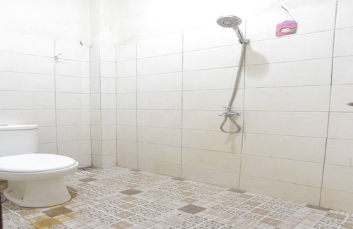 Borneo Hotel | OYO 93119 Guest House Leo Patra