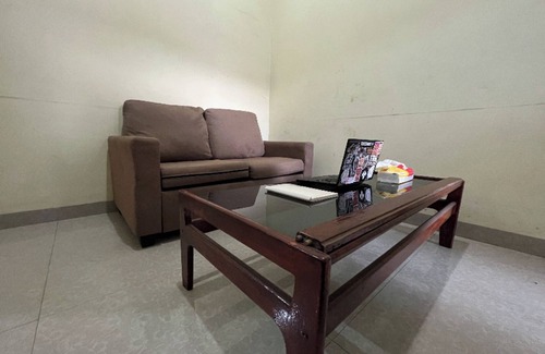 Makassar Hotel | OYO 93165 Nur Homestay Syariah