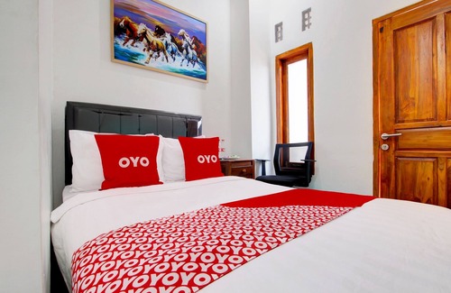 Surakarta Hotel | OYO 93188 Soren Hotel And Coffee