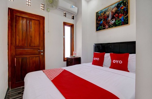 Surakarta Hotel | OYO 93188 Soren Hotel And Coffee
