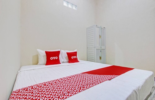 Brebes Hotel | OYO 93208 Guest House Cemara 2