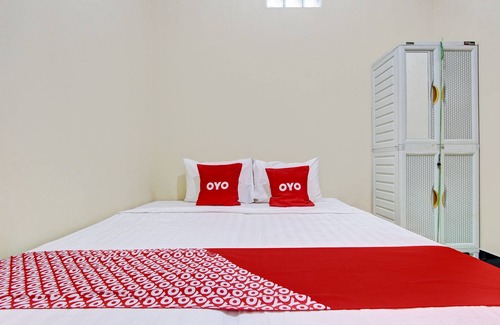 Brebes Hotel | OYO 93208 Guest House Cemara 2