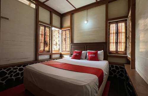 Trawas Hotel | OYO 93277 Villa Kemiloko Syariah