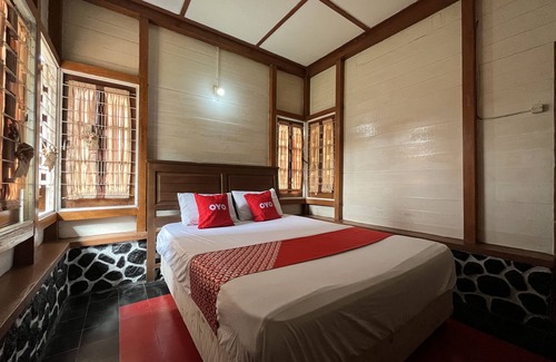 Trawas Hotel | OYO 93277 Villa Kemiloko Syariah