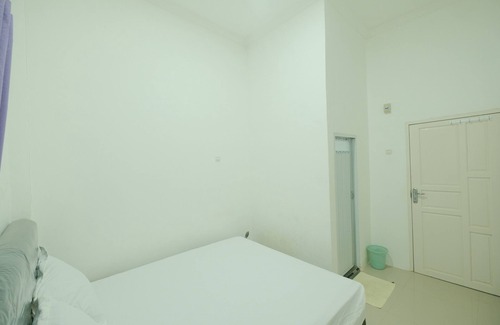 Makassar Hotel | OYO 93306 Penginapan Permata Hijau Syariah Near Bukit Teletubbies