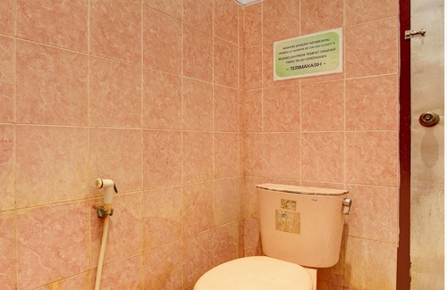 Pekalongan Hotel | OYO 93360 Wisma Subur Syariah