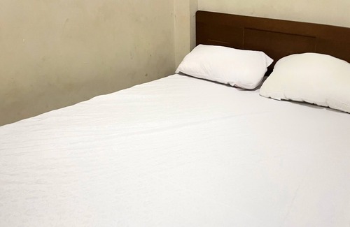 Garut Hotel | OYO 93523 Penginapan Laras PaminggirNearPesona Alam Seafood Pink Mira