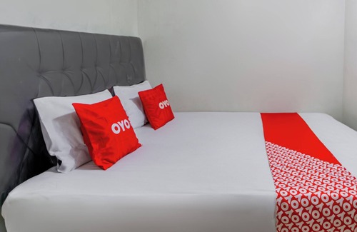Kediri Hotel | OYO 93526 Homely Syariah