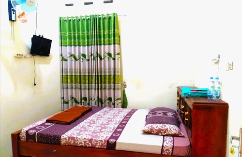 Tumpang Hotel | OYO 93571 Wisma Air Mancur Homestay Syariah