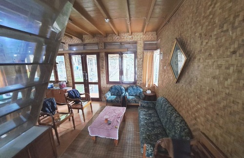 Garut Hotel | OYO 93656 Villa Cassanova Syariah
