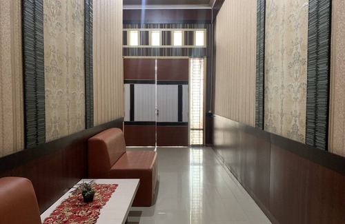 Palopo Hotel | OYO 93778 Kost Hidayat Syariah