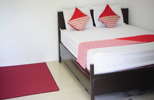 Kedungredjo Hotel | OYO 93784 Kost Bu Eli Syariah