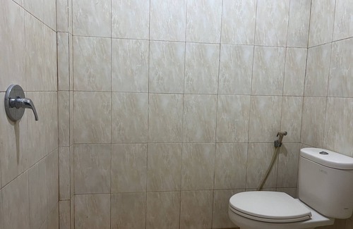 Tetebatu Hotel | OYO 93858 Kost Reski 2 Near Tugu Perbatasan Takalar - Gowa