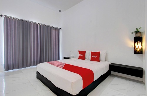 Klaten Selatan Hotel | OYO 93885 D'harjo Guesthouse