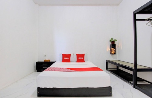 Klaten Selatan Hotel | OYO 93885 D'harjo Guesthouse