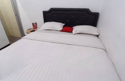 Klaten Selatan Hotel | OYO 93885 D'harjo Guesthouse