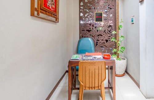 Surabaya Hotel | OYO 93895 Koh Wat Homestay Syariah