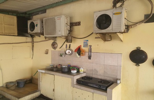 Surabaya Hotel | OYO 93895 Koh Wat Homestay Syariah