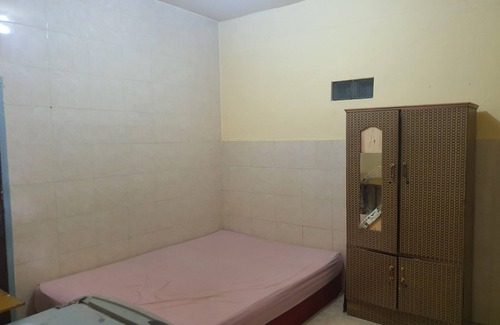 Surabaya Hotel | OYO 93895 Koh Wat Homestay Syariah