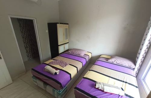 Bogor Timur Hotel | OYO 93932 Paviliun Dr Edison Syariah